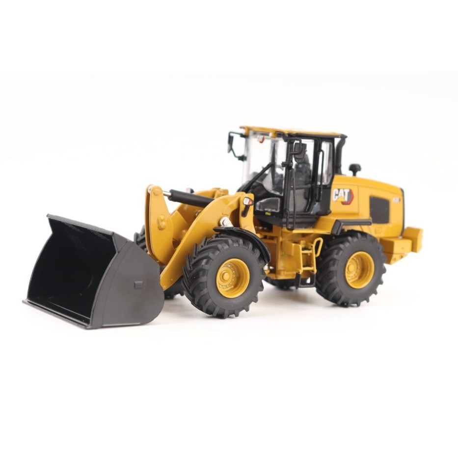 Diecast Masters 85782 -  Caterpillar Cat 938 Compact Wheel Loader Highline Series - Scale 1:50