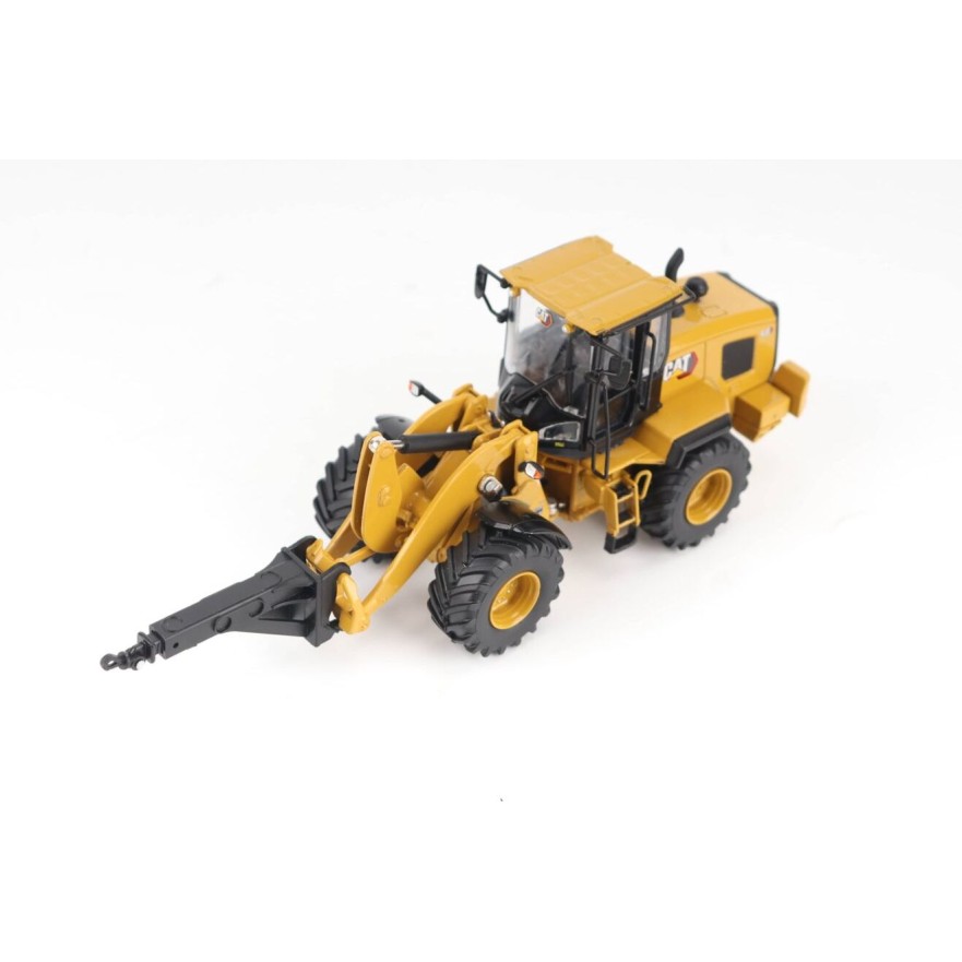 Diecast Masters 85782 -  Caterpillar Cat 938 Compact Wheel Loader Highline Series - Scale 1:50