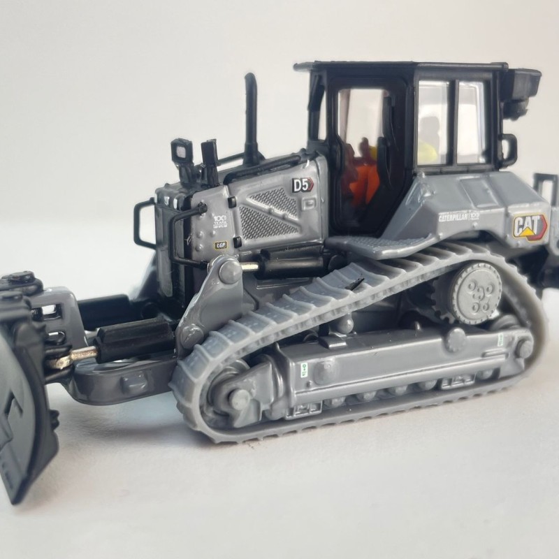 Diecast Masters 85953BGC - CAT D5 LGP Track-Type Tractor With Centennial Grey Limited 2025 - Scale 1:87