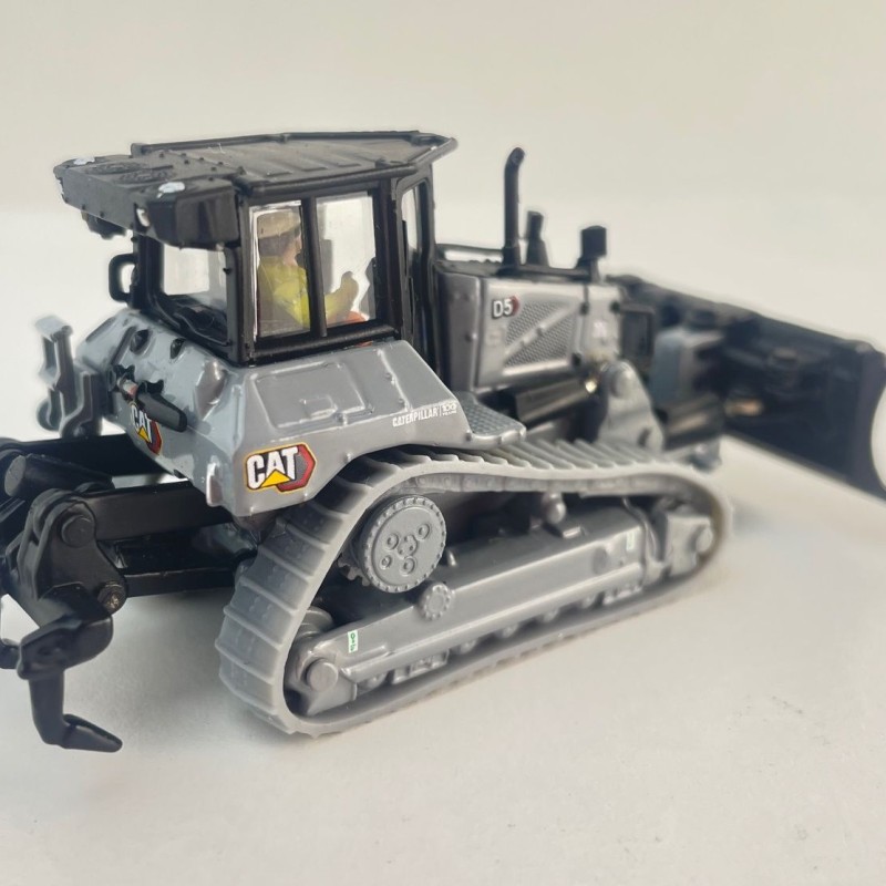 Diecast Masters 85953BGC - CAT D5 LGP Track-Type Tractor With Centennial Grey Limited 2025 - Scale 1:87