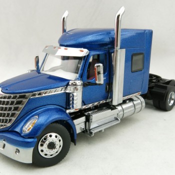 Diecast Masters 71026 - International LoneStar Sleeper Cab Truck Blue Metallic - Scale 1:50