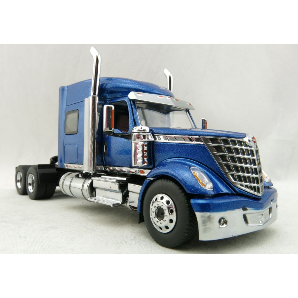 Diecast Masters 71026 - International LoneStar Sleeper Cab Truck Blue Metallic - Scale 1:50