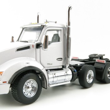 Diecast Masters 71058 - Kenworth T880  Tandem Metallic white SBFA Day Cab Pusher-Axle Prime Mover - Scale 1:50
