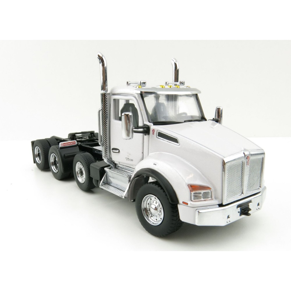 Diecast Masters 71058 - Kenworth T880  Tandem Metallic white SBFA Day Cab Pusher-Axle Prime Mover - Scale 1:50