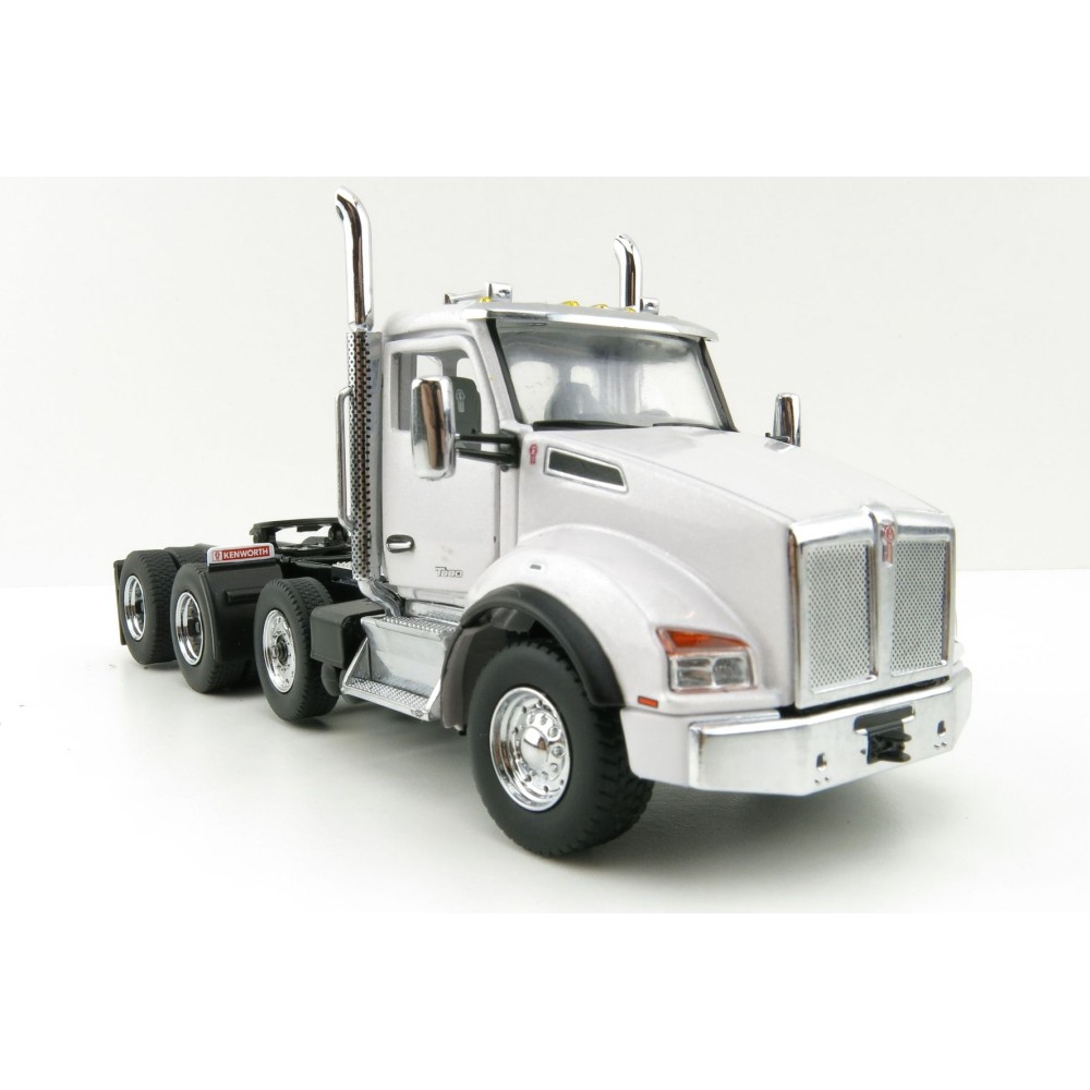 Diecast Masters 71058 - Kenworth T880  Tandem Metallic white SBFA Day Cab Pusher-Axle Prime Mover - Scale 1:50
