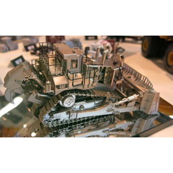 Diecast Masters 85252 - Caterpillar CAT D11T Track Type Tractor Dozer Matt Silver Commemorative Series - Scale 1:50