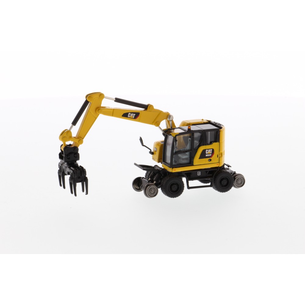 Diecast Masters 85612 - CAT Caterpillar M323F Railroad Wheeled Excavator - Scale 1:87