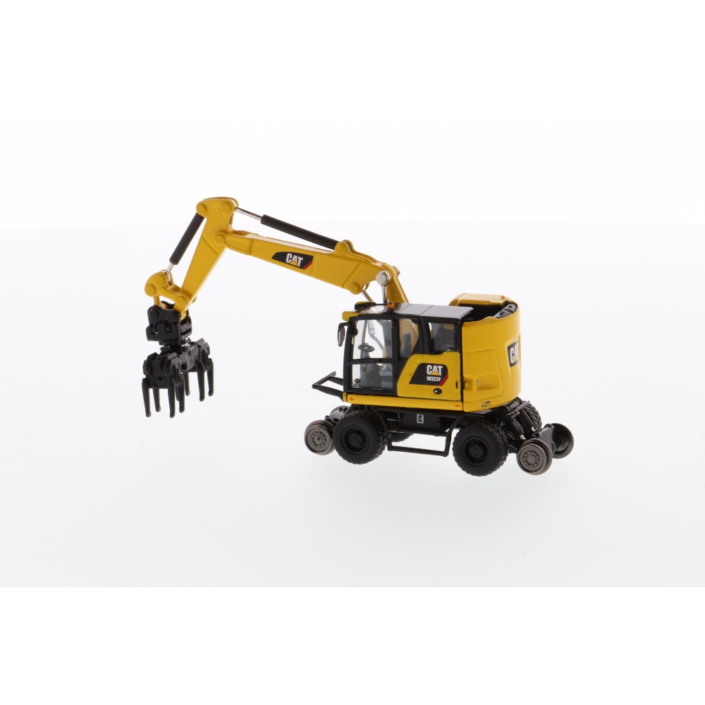 Diecast Masters 85612 - CAT Caterpillar M323F Railroad Wheeled Excavator - Scale 1:87