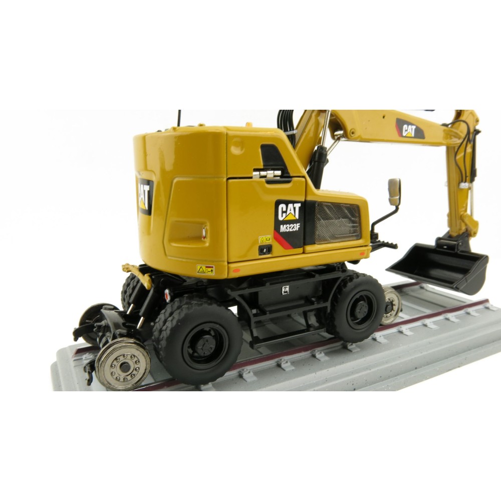 Diecast Masters 85662 - M323F Railroad Wheel SY Excavator CAT Colors - Scale 1:50