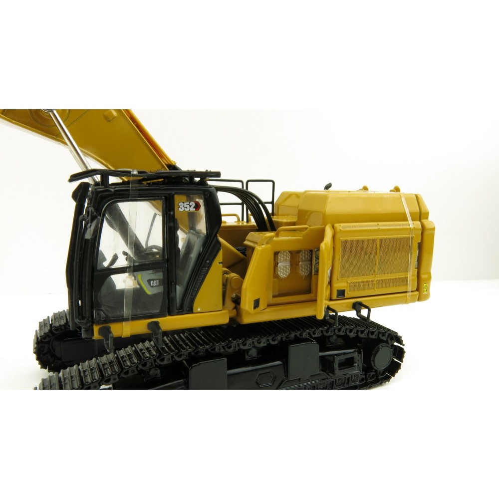 Diecast Masters 85663 - Caterpillar CAT 352 Ultra High Demo Excavator High Line Series & Extra Boom - Scale 1:50
