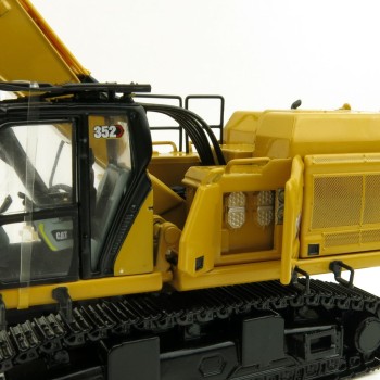 Diecast Masters 85663 - Caterpillar CAT 352 Ultra High Demo Excavator High Line Series & Extra Boom - Scale 1:50