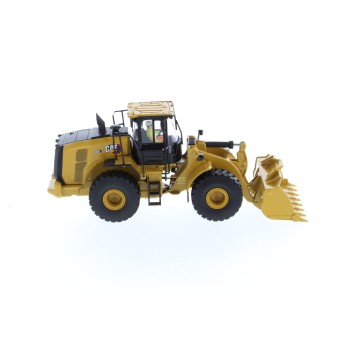 Diecast Masters 85686 - Caterpillar CAT 966 Wheel Loader High Line - Scale 1:50