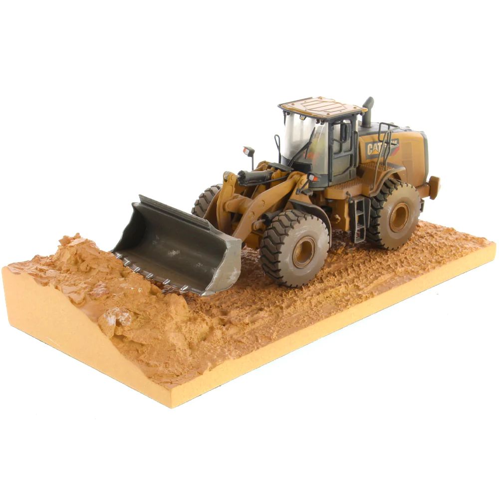 Diecast Masters 85703 - Caterpillar CAT 966M Wheel Loader Weathered Series - Scale 1:50