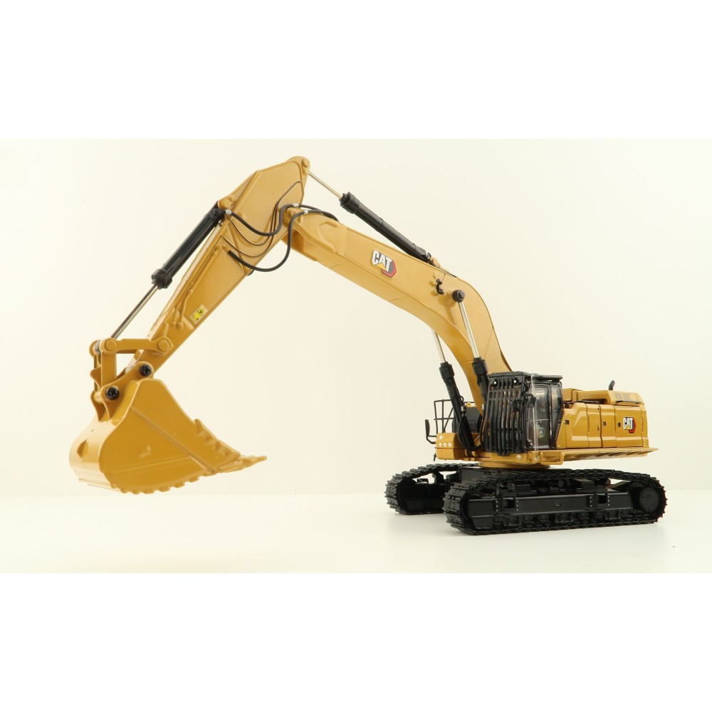 Diecast Masters 85709 - Caterpillar CAT 395 GP Large Hydraulic Excavator & 2 Work Tools - Scale 1:50 