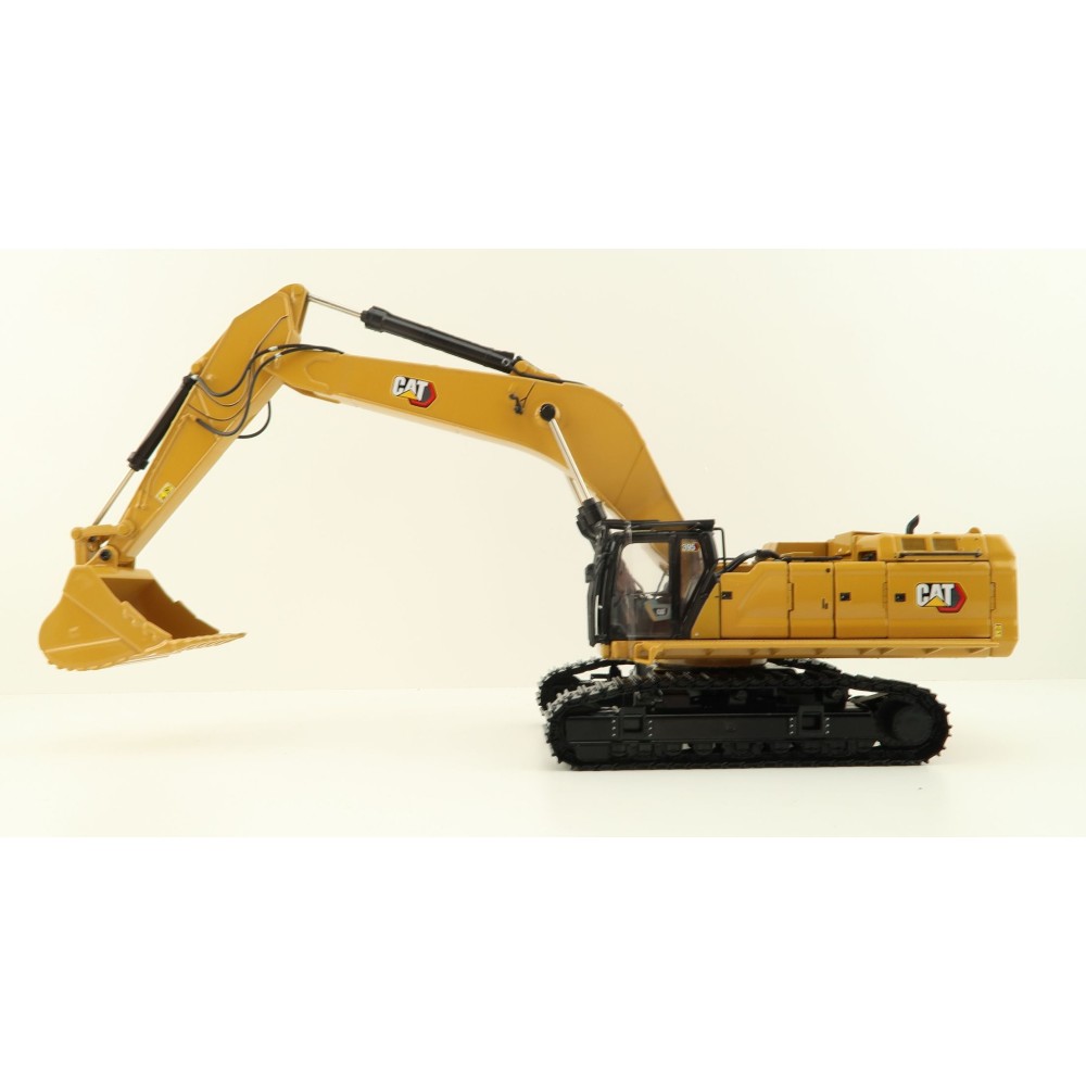 Diecast Masters 85709 - Caterpillar CAT 395 GP Large Hydraulic Excavator & 2 Work Tools - Scale 1:50 