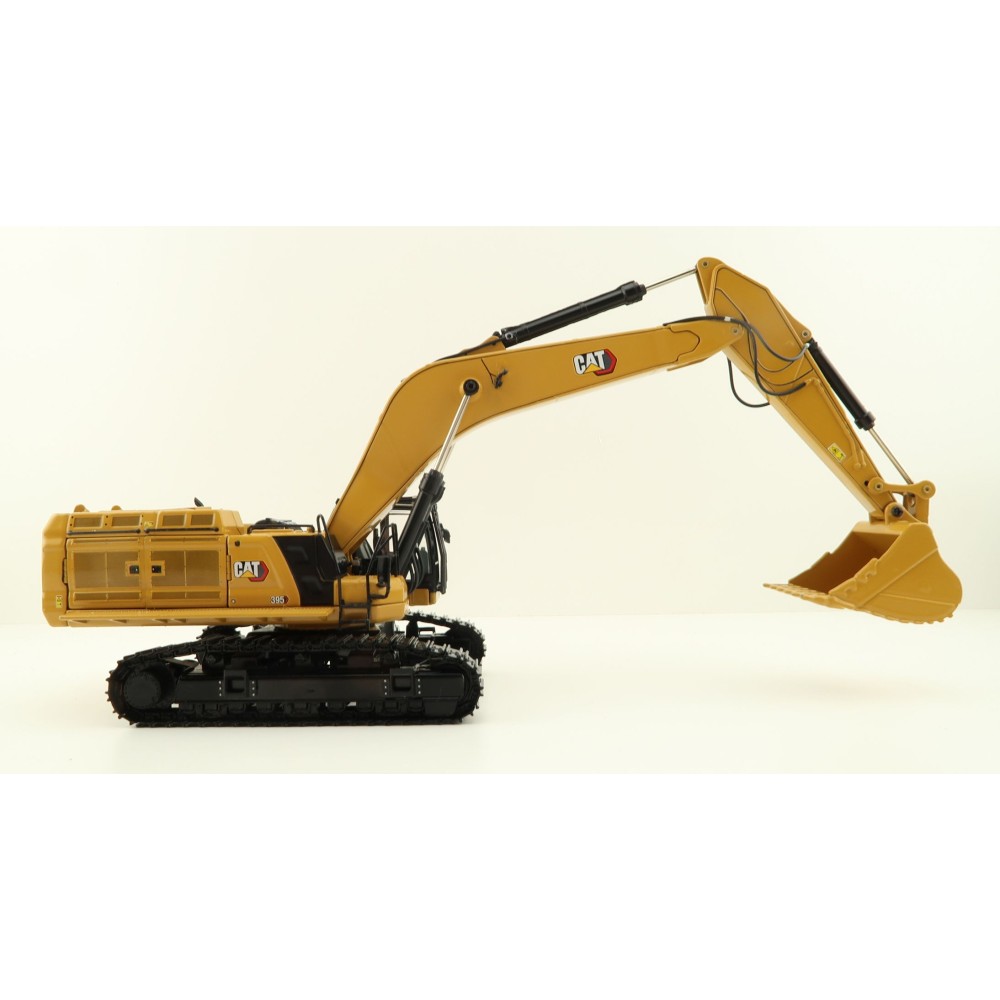 Diecast Masters 85709 - Caterpillar CAT 395 GP Large Hydraulic Excavator & 2 Work Tools - Scale 1:50 