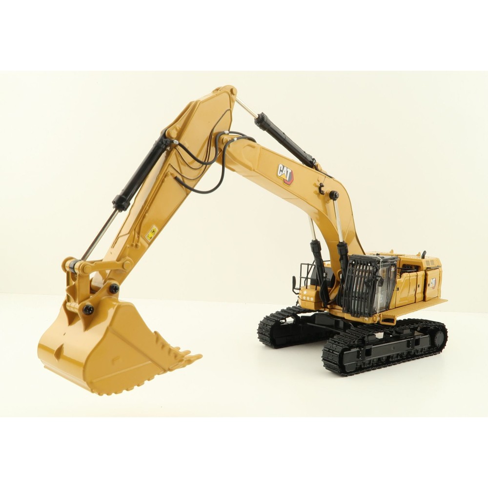 Diecast Masters 85709 - Caterpillar CAT 395 GP Large Hydraulic Excavator & 2 Work Tools - Scale 1:50 