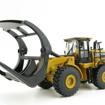 Diecast Masters 85950 - Caterpillar CAT 972M Wheel Loader with Log Forks Forrestry - Scale 1:87