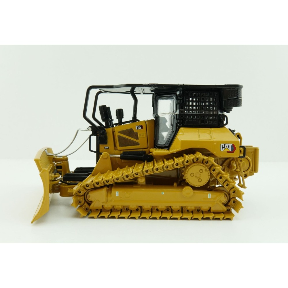 Diecast Masters 85952 - Caterpillar CAT D5 LGP Fire Track-Type Tractor Dozer High Line - Scale 1:50