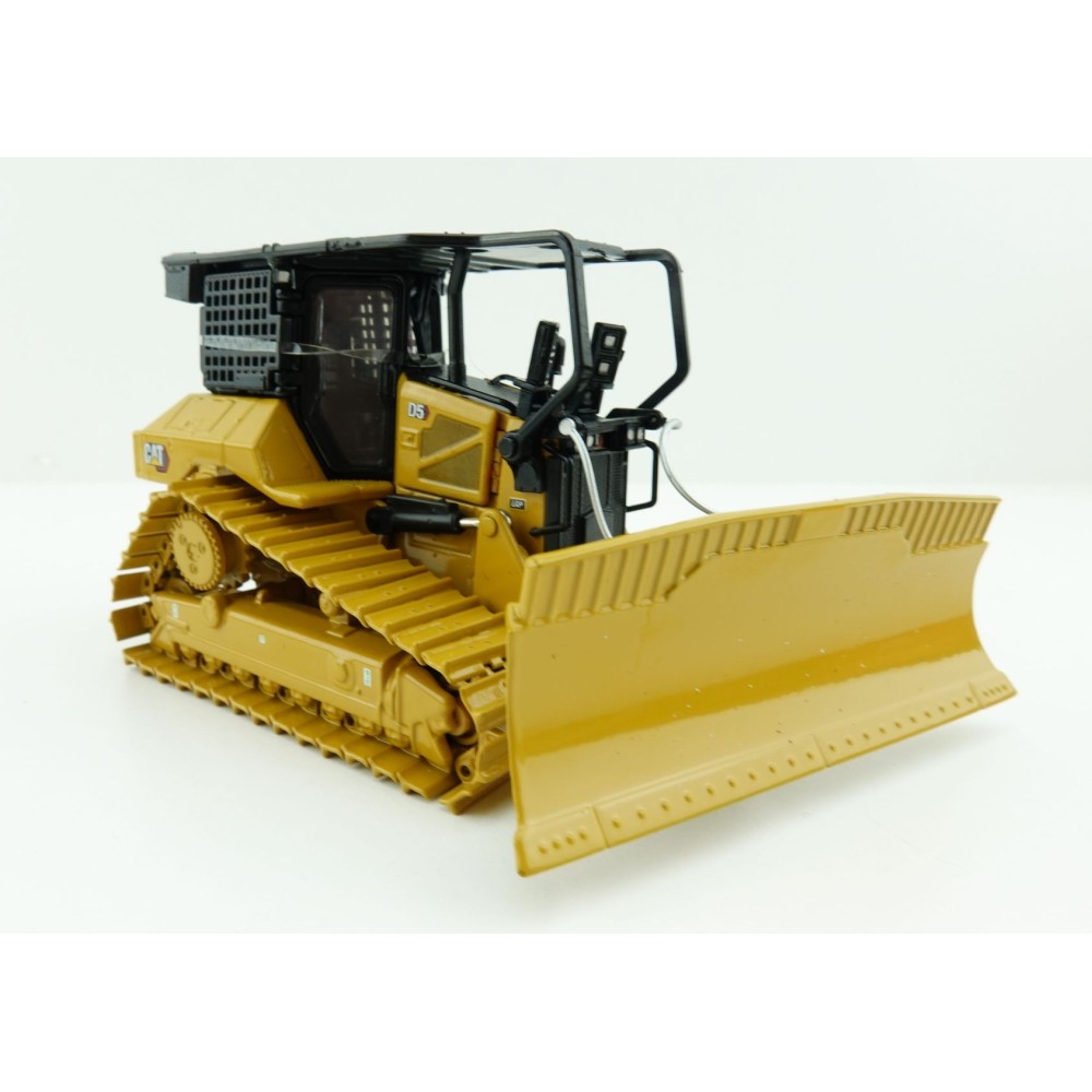Diecast Masters 85952 - Caterpillar CAT D5 LGP Fire Track-Type Tractor Dozer High Line - Scale 1:50
