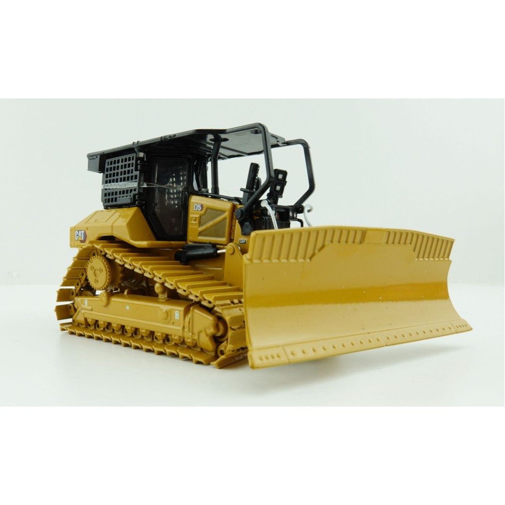 Diecast Masters 85952 - Caterpillar CAT D5 LGP Fire Track-Type Tractor Dozer High Line - Scale 1:50