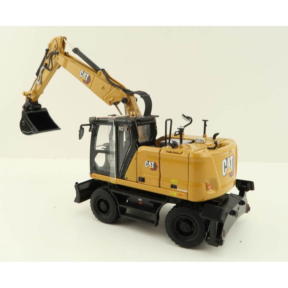 Diecast Masters 85956 - Caterpillar CAT M318 Wheeled Excavator & Attachments High Line - Scale 1:50