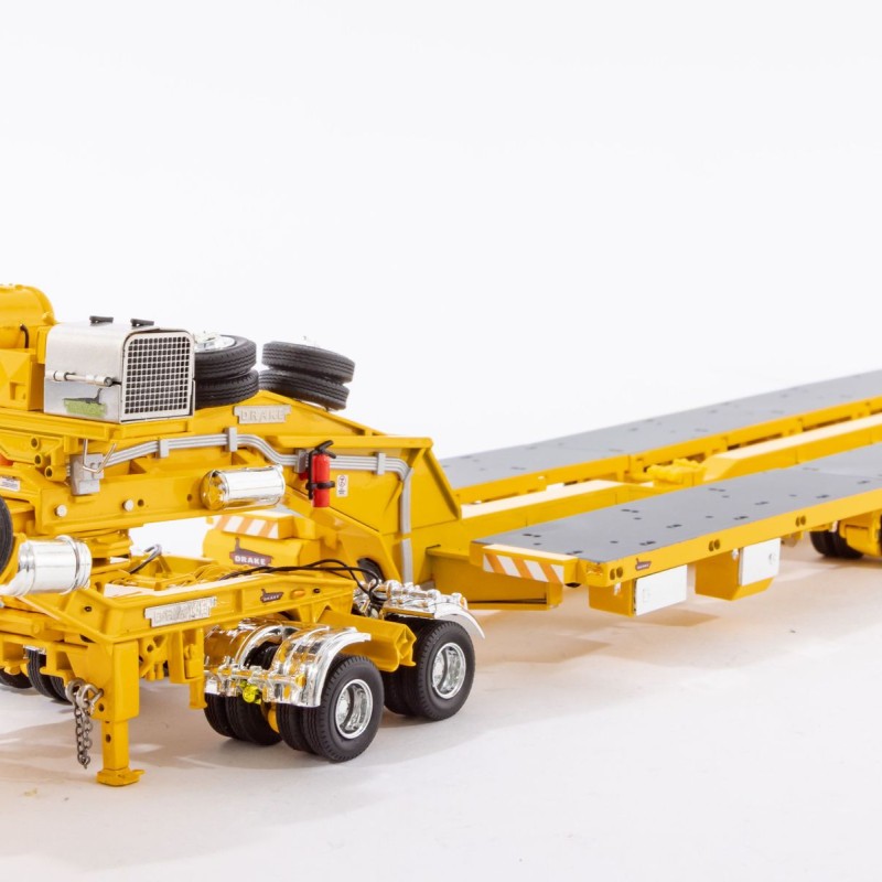 Drake ZT09073AB AUSTRALIAN Heavy Haulage Drake 7x8 Steerable Trailer with 2x8 Dolly & Accessory Set Chrome Yellow  - Scale 1:50