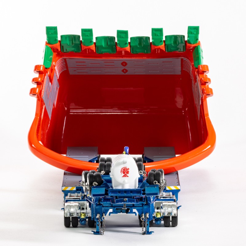 Drake ZT09328 Drake 2x8 Dolly and 4x8 Dragline Bucket Trailer with ESCO Bucket Centurion - Scale 1:50