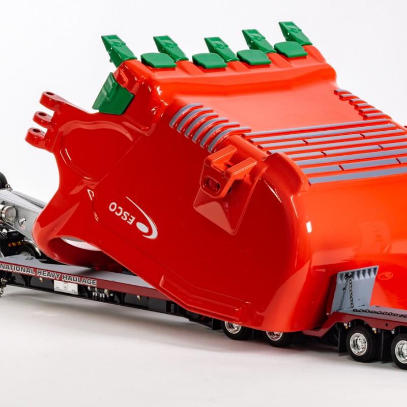 Drake ZT09329 Drake 2x8 Dolly and 4x8 Dragline Bucket Trailer with ESCO Bucket NHH - Scale 1:50