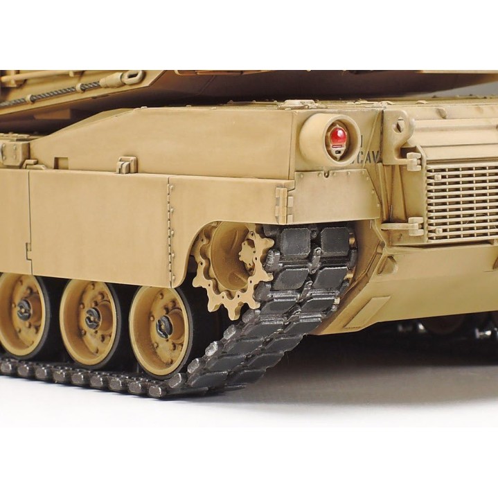 Tamiya T32592  - M1A2 Abrams Tank Plastic Model Kit - Scale 1:48