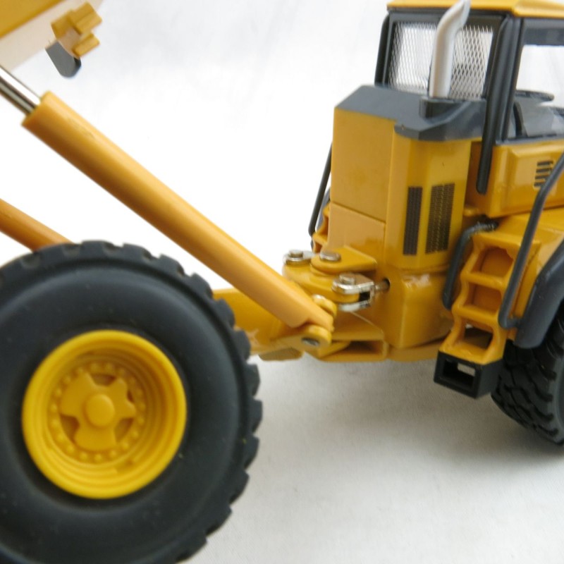 Ertl 45366 - John Deere 460E Articulated Dump Truck - Scale 1:50