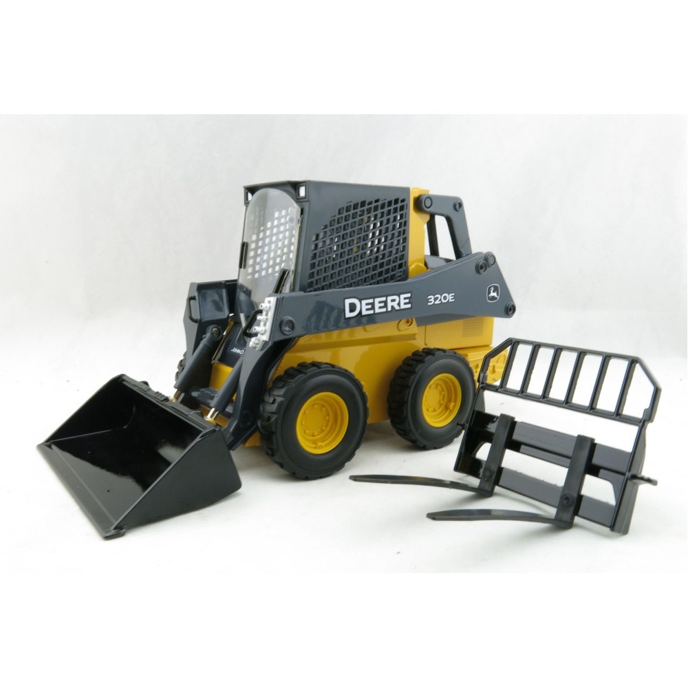 Ertl 45461 - John Deere 320E Skid Steer Loader - Prestige Collection - Scale 1:16