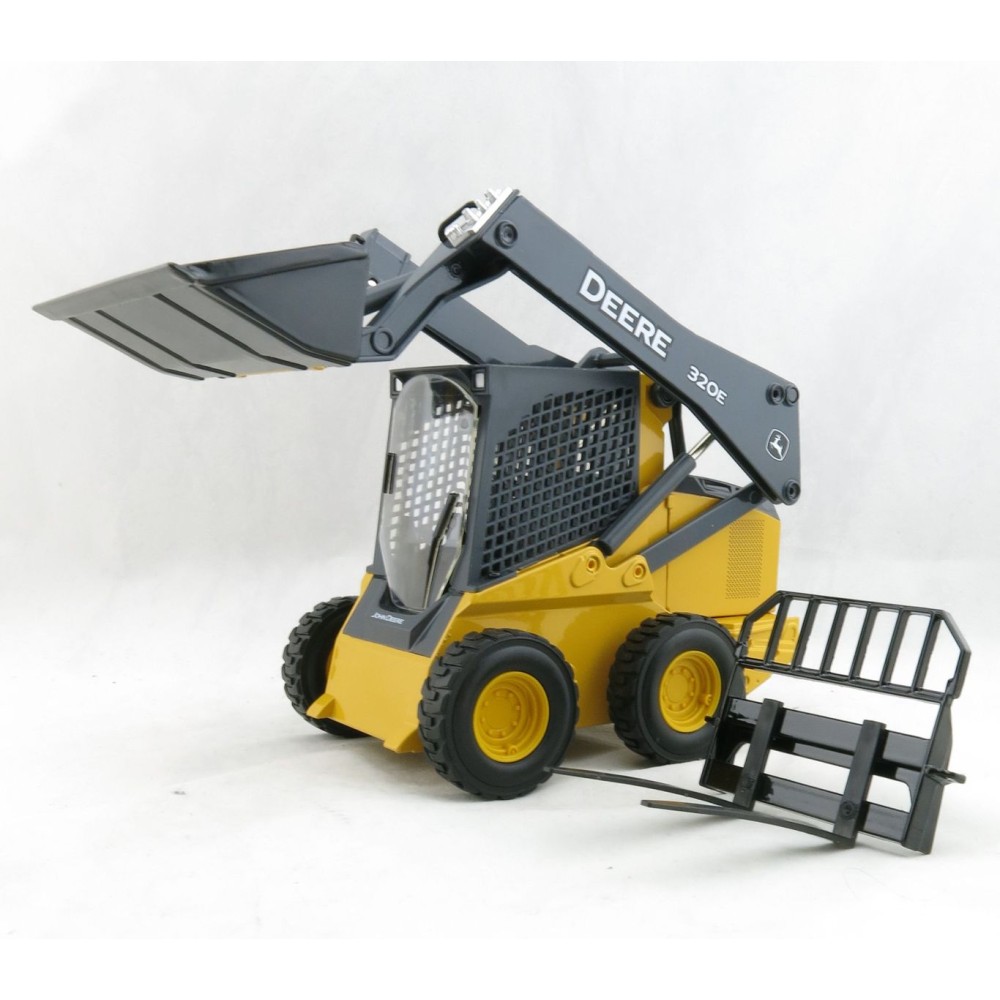 Ertl 45461 - John Deere 320E Skid Steer Loader - Prestige Collection - Scale 1:16