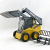 Ertl 45461 - John Deere 320E Skid Steer Loader - Prestige Collection - Scale 1:16