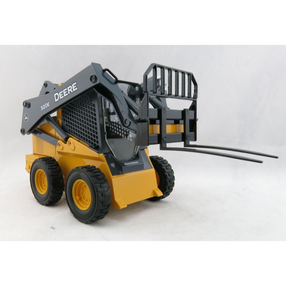 Ertl 45461 - John Deere 320E Skid Steer Loader - Prestige Collection - Scale 1:16