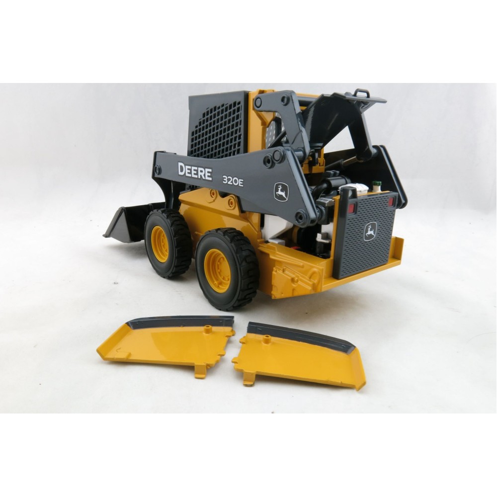 Ertl 45461 - John Deere 320E Skid Steer Loader - Prestige Collection - Scale 1:16