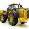 Ertl 45717 - John Deere 844L Aggregate Handler Wheel Loader - Prestige Collection - Scale 1:50