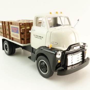 First Gear 10-4110 1952 GMC COE Stake Truck with Potato Sack Load - Scale 1:34