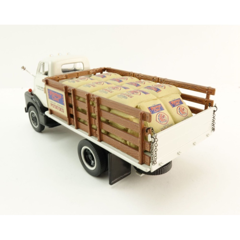 First Gear 10-4110 1952 GMC COE Stake Truck with Potato Sack Load - Scale 1:34