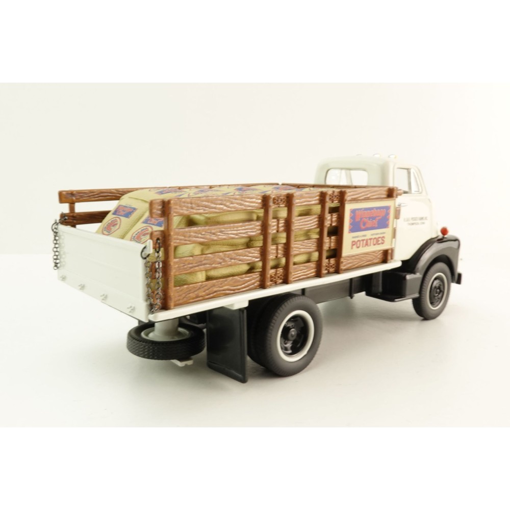 First Gear 10-4110 1952 GMC COE Stake Truck with Potato Sack Load - Scale 1:34