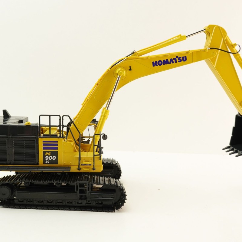 First Gear 50-3500 Large Komatsu PC900LC-11 Tracked Excavator Scale 1:50