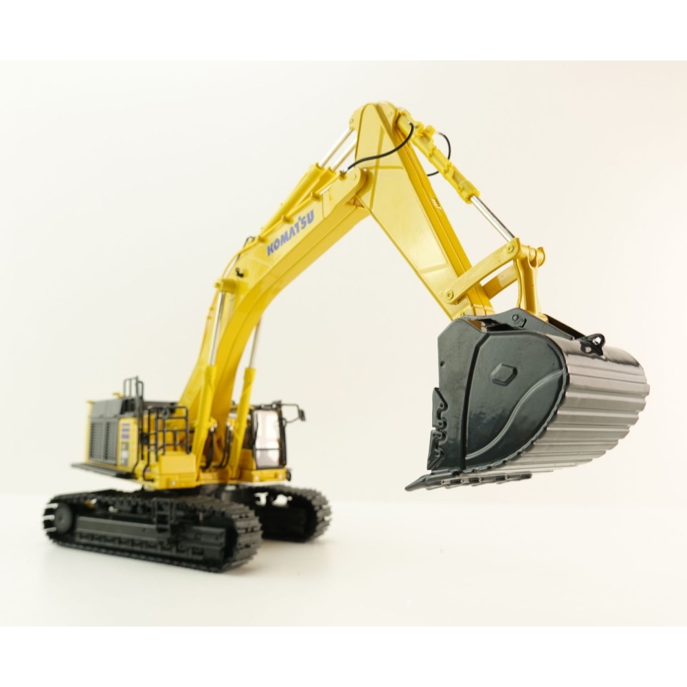 First Gear 50-3500 Large Komatsu PC900LC-11 Tracked Excavator Scale 1:50