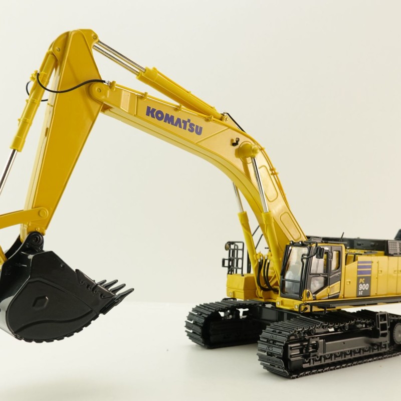 First Gear 50-3500 Large Komatsu PC900LC-11 Tracked Excavator Scale 1:50