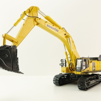 First Gear 50-3500 Large Komatsu PC900LC-11 Tracked Excavator Scale 1:50