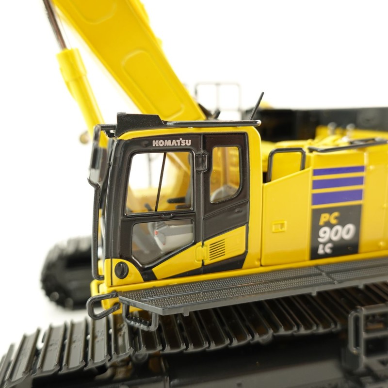 First Gear 50-3500 Large Komatsu PC900LC-11 Tracked Excavator Scale 1:50