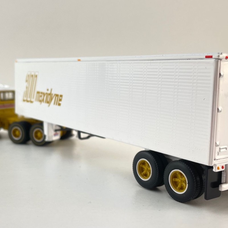 First Gear 60-2022 Mack R-Model Day Cab Truck with Vintage Box Trailer 125 Years Mack Anniversary - Scale 1:64