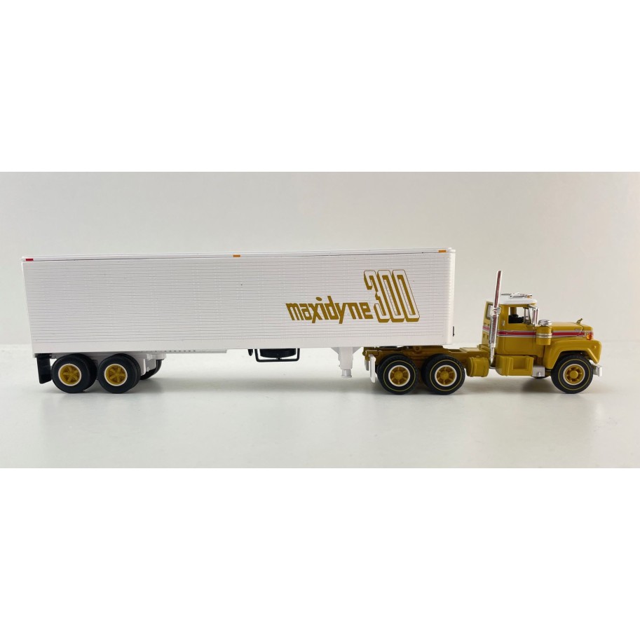 First Gear 60-2022 Mack R-Model Day Cab Truck with Vintage Box Trailer 125 Years Mack Anniversary - Scale 1:64