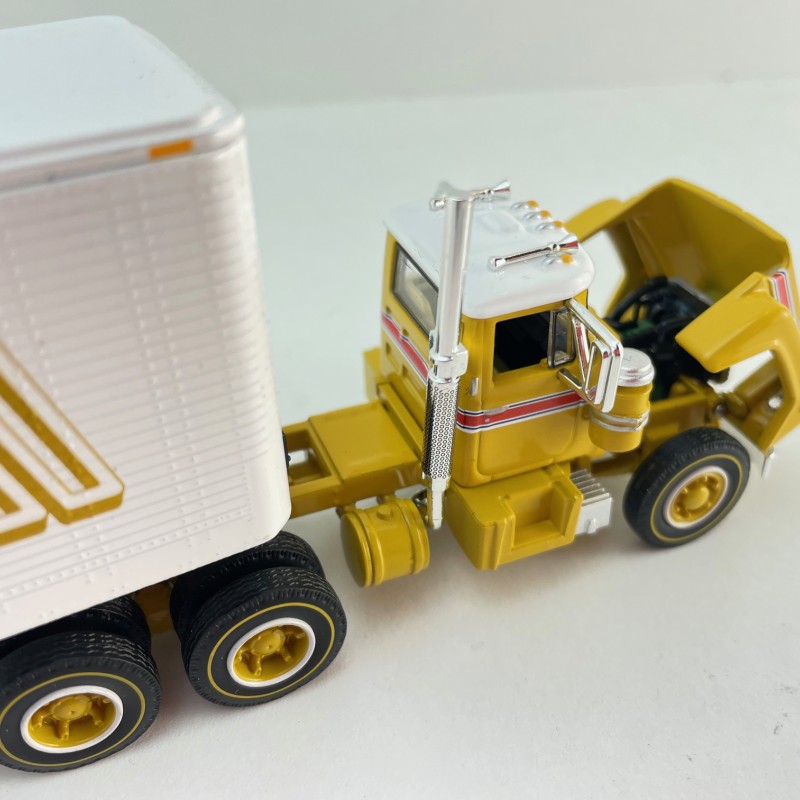 First Gear 60-2022 Mack R-Model Day Cab Truck with Vintage Box Trailer 125 Years Mack Anniversary - Scale 1:64