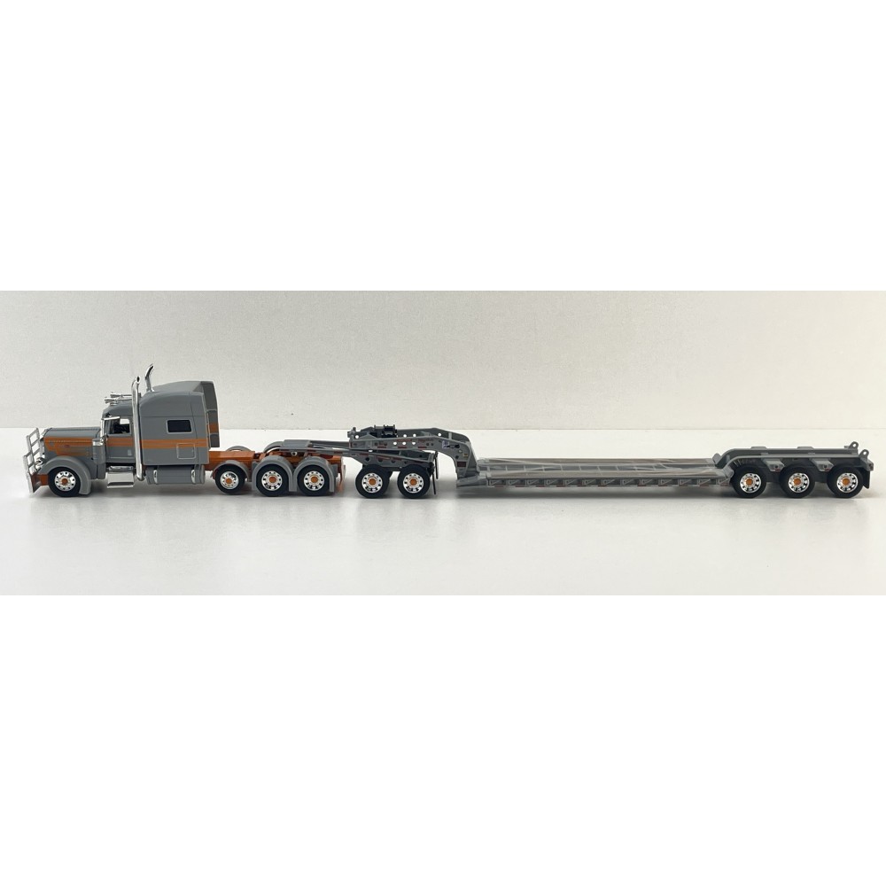 First Gear 60-2286 Peterbilt Model 389 Truck with Lowboy Trailer with Jeep - Capitola Trucking - Scale 1:64