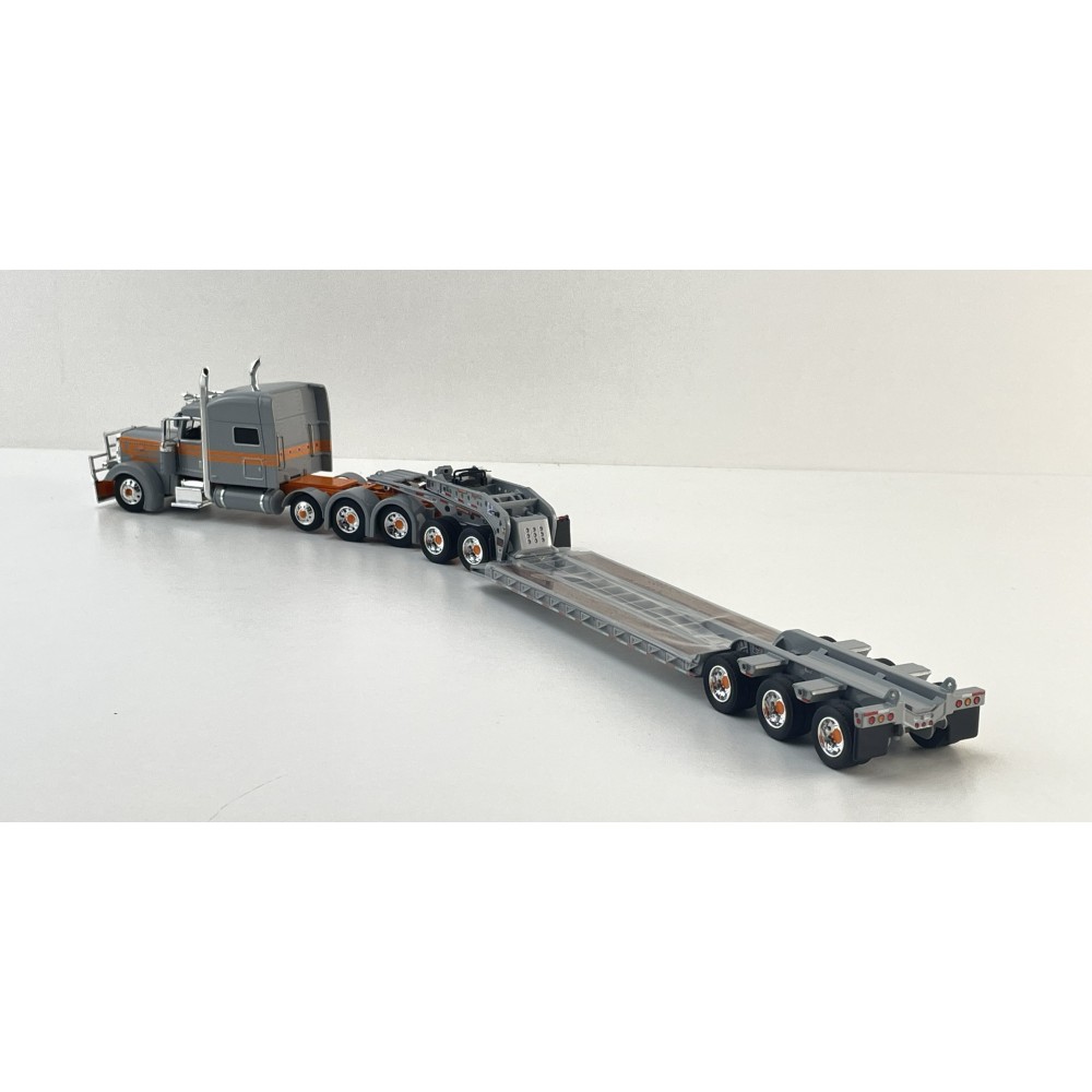 First Gear 60-2286 Peterbilt Model 389 Truck with Lowboy Trailer with Jeep - Capitola Trucking - Scale 1:64